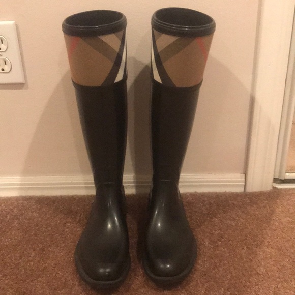 Burberry Shoes - Burberry Crosshill Rain Boots